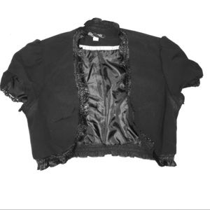 💸4/25 sale Black crop shrug